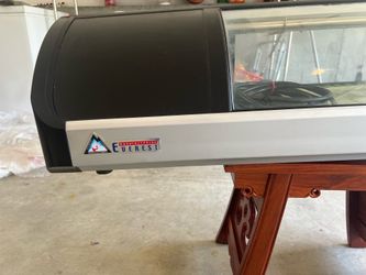 Everest refrigerated display case