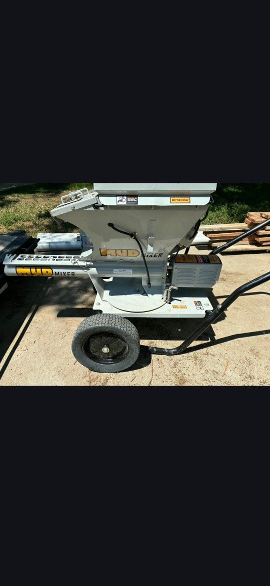 MUDMIXER Continuous Concrete Mixer with Hopper Extension and Chute Extension Included MMXR-3221