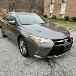 2015 Toyota camry Hybrid  Se