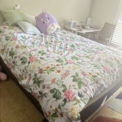 Stearns & Foster - Queen Bed With Box (like New)