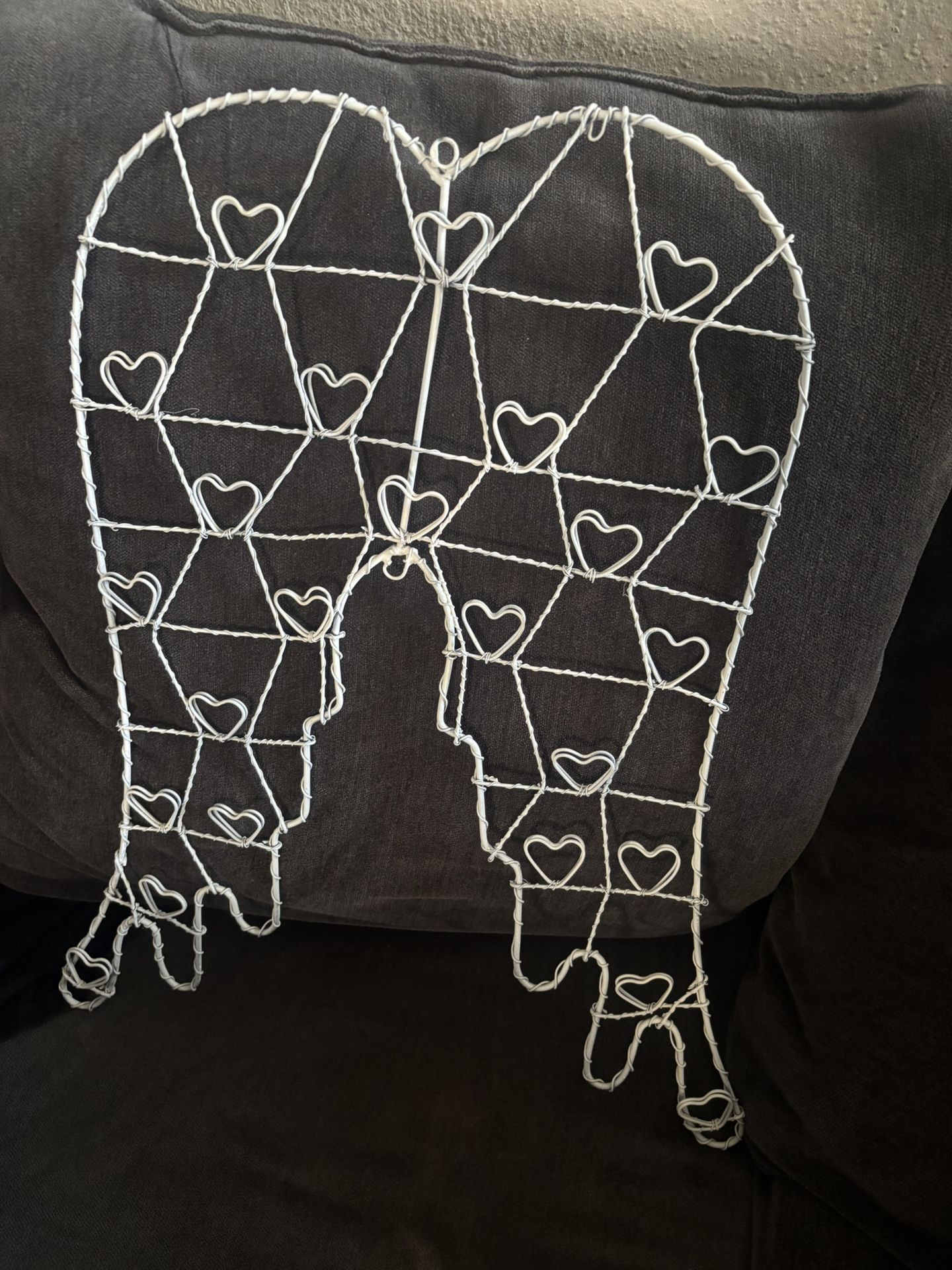 White metal wire angel wings decoration for business cards