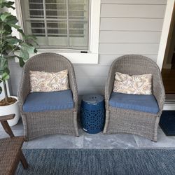 Beautiful wicker patio chairs set w/o Table