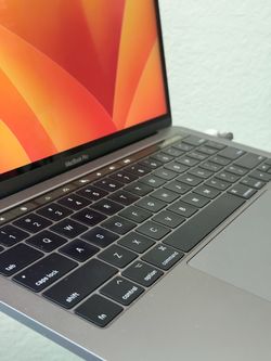 MACBOOK PRO- touch bar