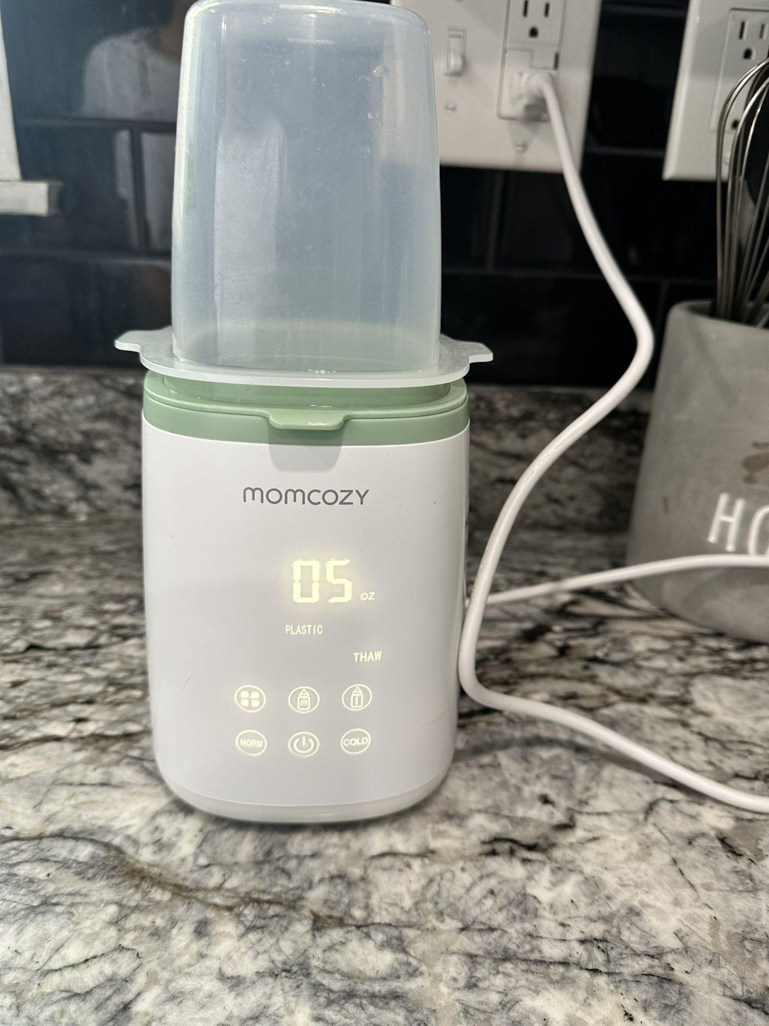 Momcozy bottle warmer