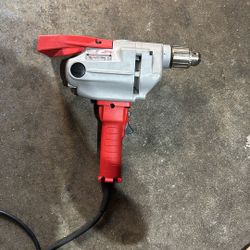 Milwaukee Compact Hole Shooter