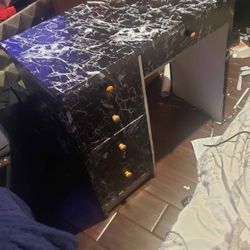 5 Drawer Table 