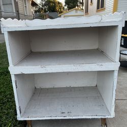 Shabby Chic DIY shelves