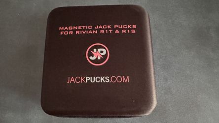 Rivian Magnetic Jack Puck Kit with case