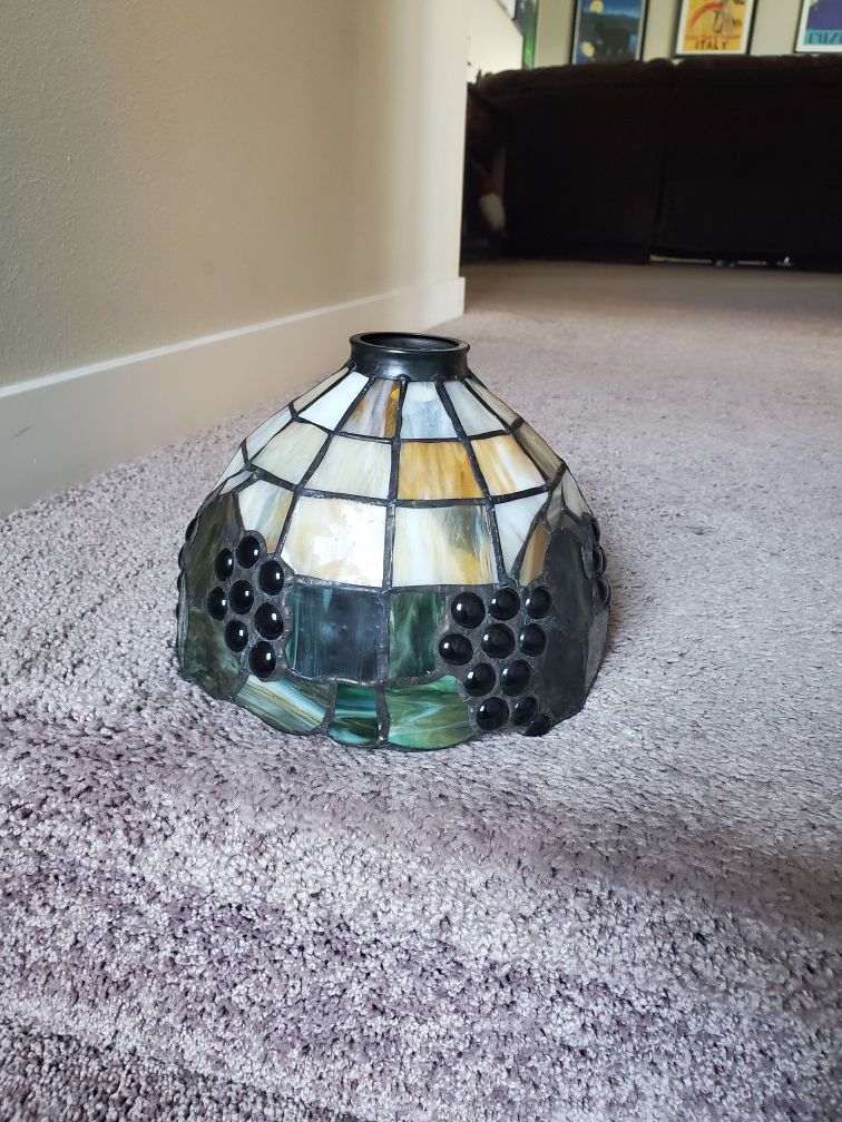 Tiffany-style lamp shade (shade only) 8" wide at bottom