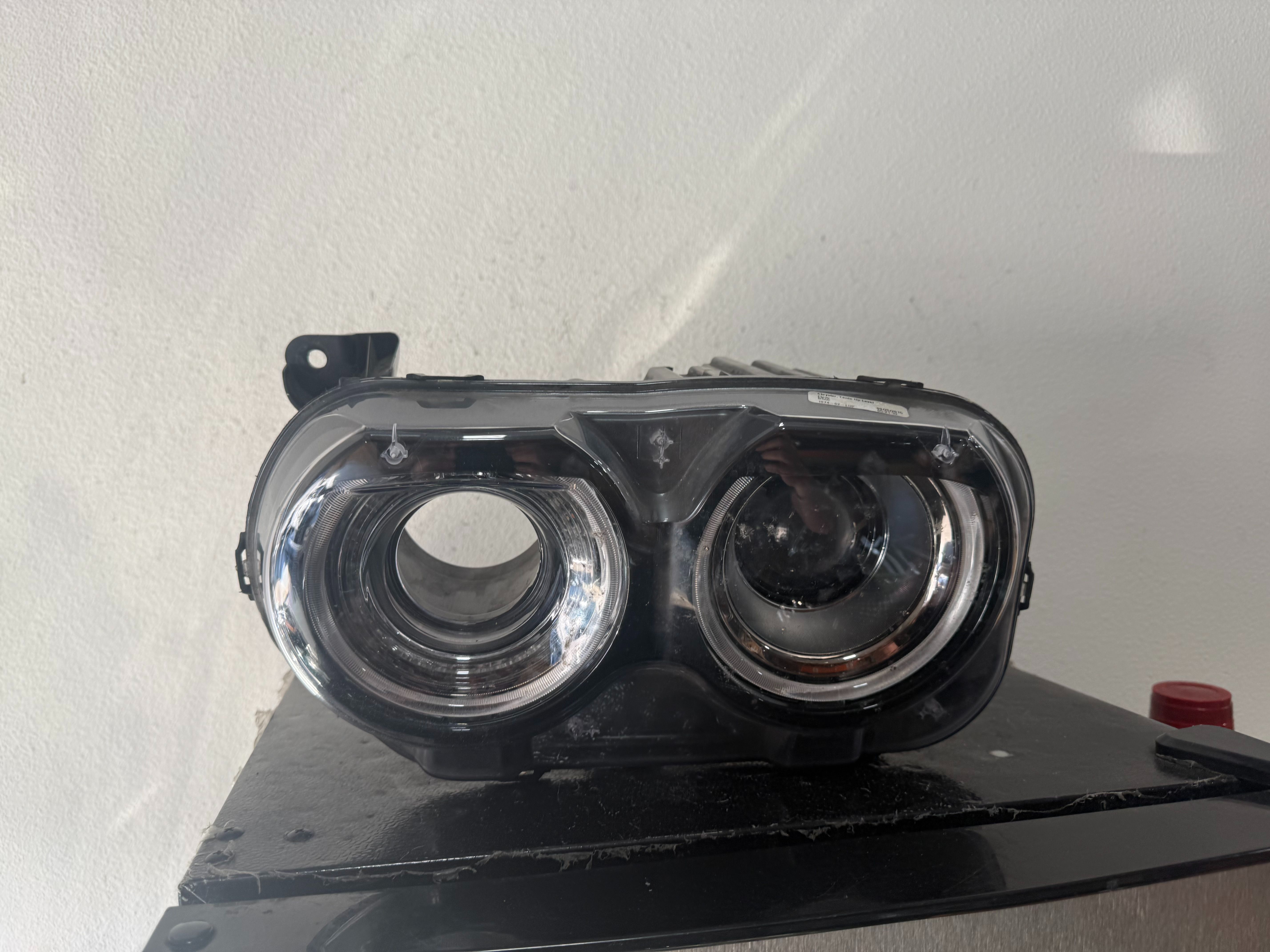 DODGE CHALLENGER LEFT HEADLIGHT 2022