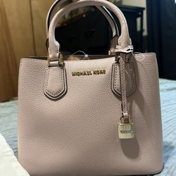 Michael Kors Mercer Medium Saffiano Leather Messenger Crossbody