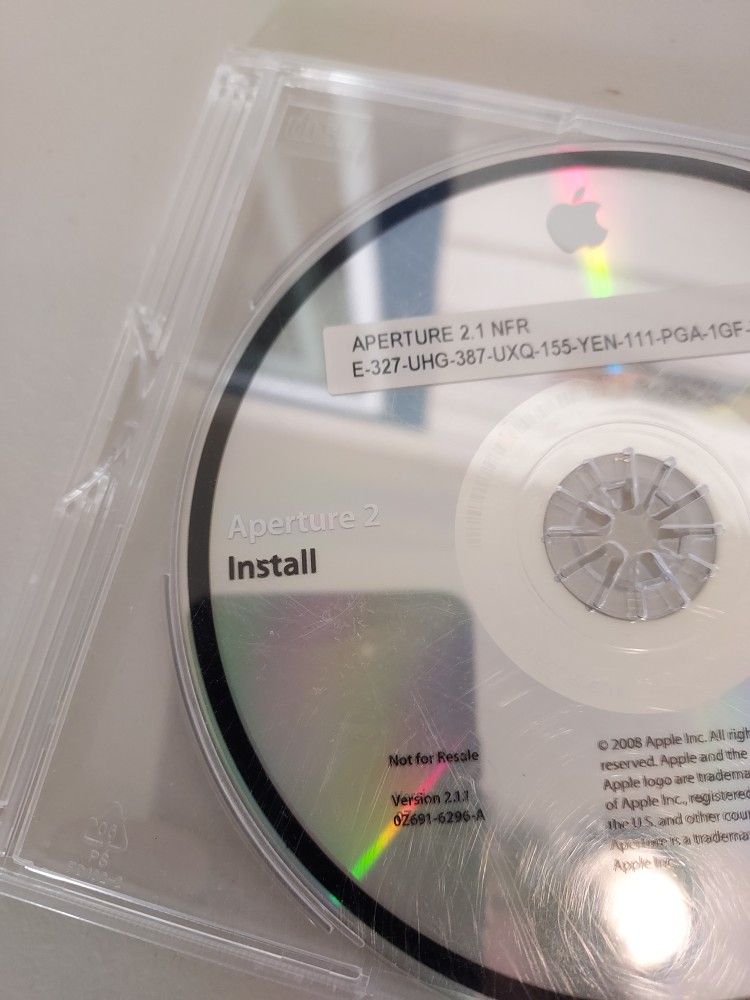 **FREE** Apple Discs - Aperture 2, Aperture 3, .Mac