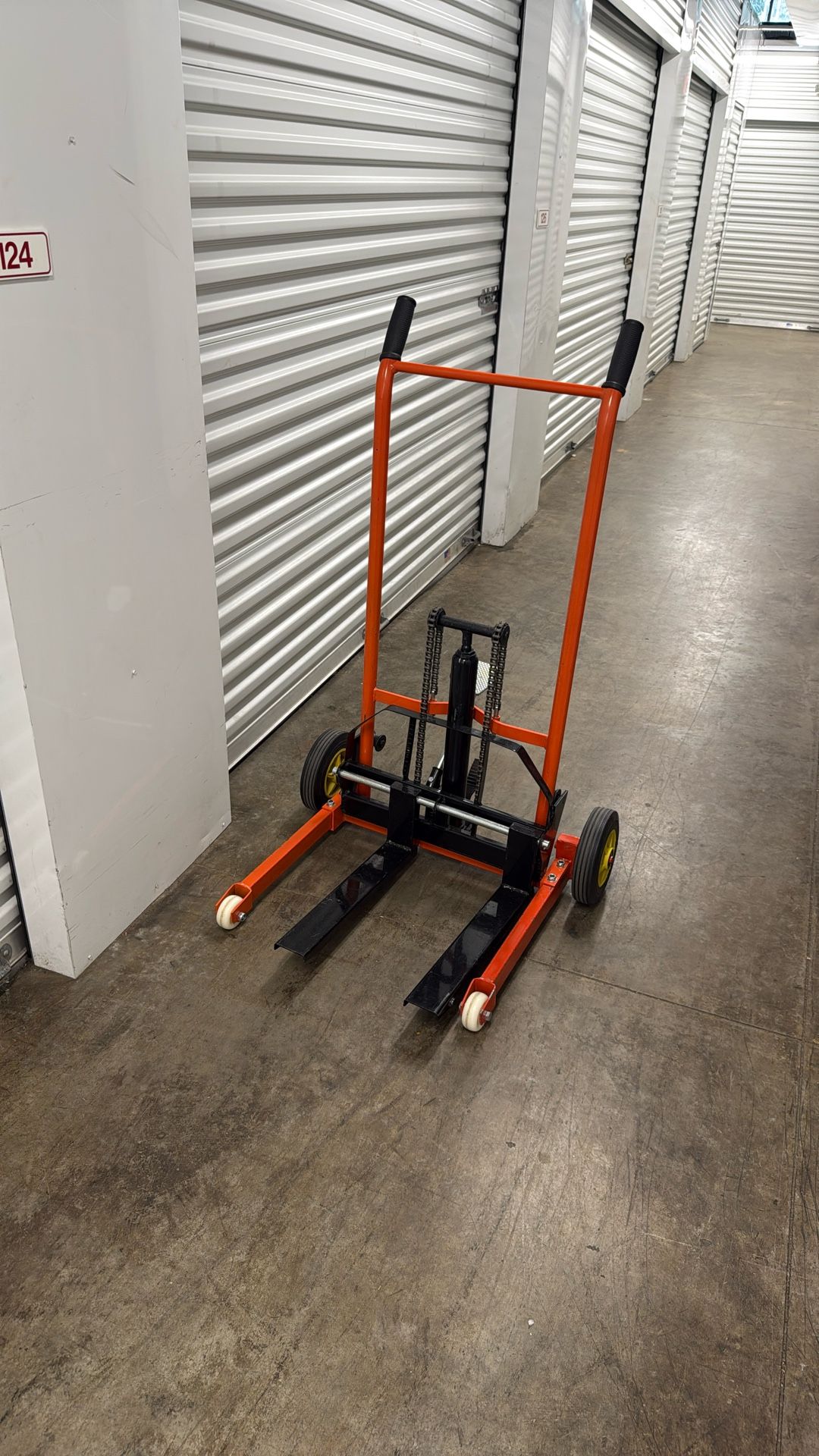 Hydraulic Material Lift