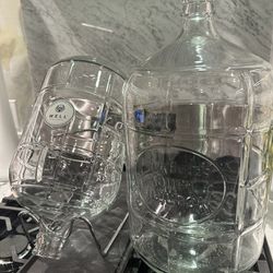 2 Mountain Valley Glass Water Holder One Rack/holder