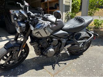Triumph trident 660