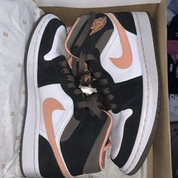 Jordan 1 Mid “Peach Mocha” 