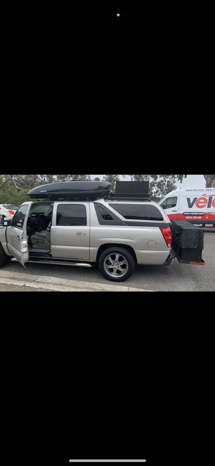 2003-2013 FITS Chevy Or Cadillac Campershell (In picture )Avalanche Camper Shell With Attached Rack
