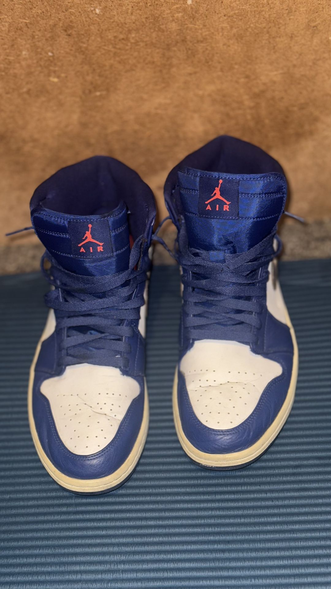 Air Jordan 1 RETRO GOLD MEDAL
