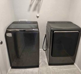 Oversized Samsung Washer & Dryer Set