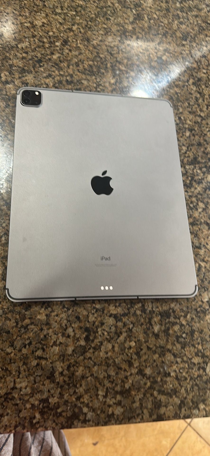 Apple ipad pro M1 5 th gen 128 wifi plus cellular 12.9 inch 