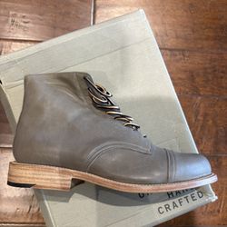 Unmarked Boots 