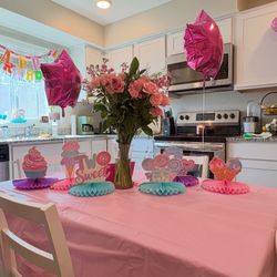 Free Pop-Up Centerpieces (2 Year Old Girl Birthday)
