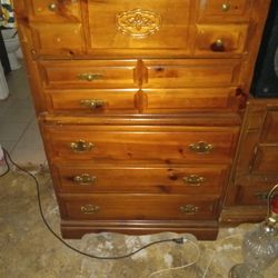 Stand Up dresser Cherry oak.