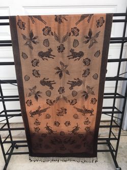 ELEGANT SCARF