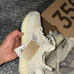 Yeezy White Bone 350 Size 9 Asics Running Shoes Jordan Nike New Balance 