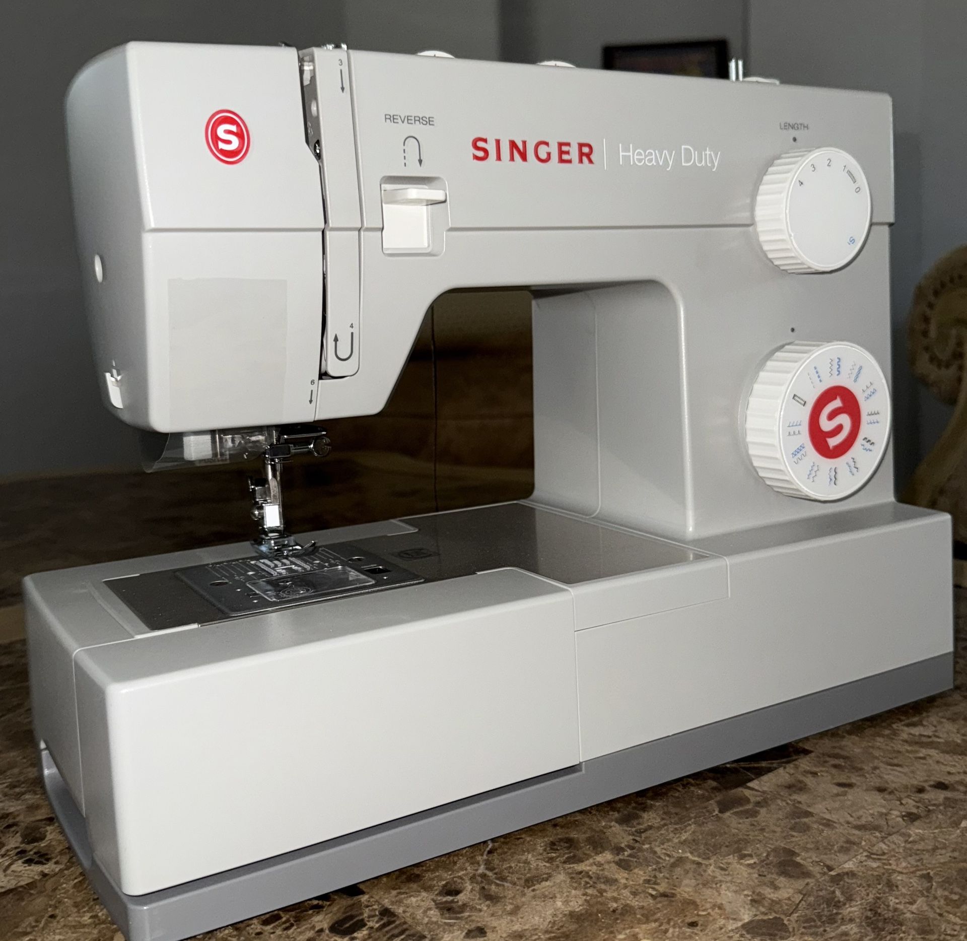 Singer Heavy Duty Sewing Machine