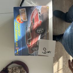 Revell 1/25 '69 Corvette Coupe model kit.