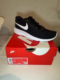 Nike Tanjun EasyOn GS Kids Sneakers Size 3.5Y