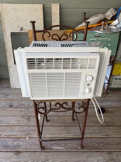 GE Window Air Conditioner Unit