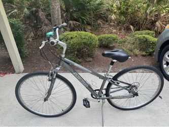 Women’s SPECIALIZED bike in great working condition