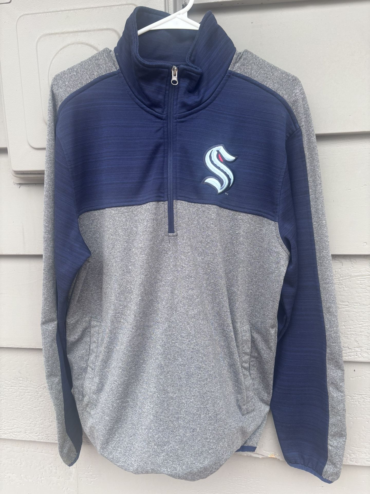Seattle Kraken 1/4-Zip Pullover – G-III Brand – Size Men’s Medium – Only $25!