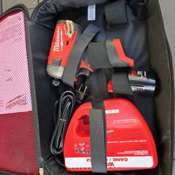 Milwaukee M12 FUEL 12V Lithium-Ion Brushless Cordless 1/4 in. Hex Impact Driver w/M12 Compact 2.0 Ah Battery (1) Starter Kit

