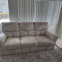 CLEAN SOFA AND RECLINER 