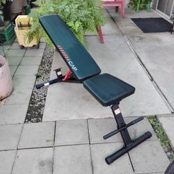 Adjustable Weight Bench 