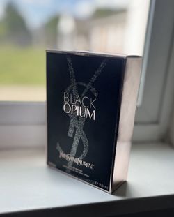 Yves Saint Laurent Black Opium 