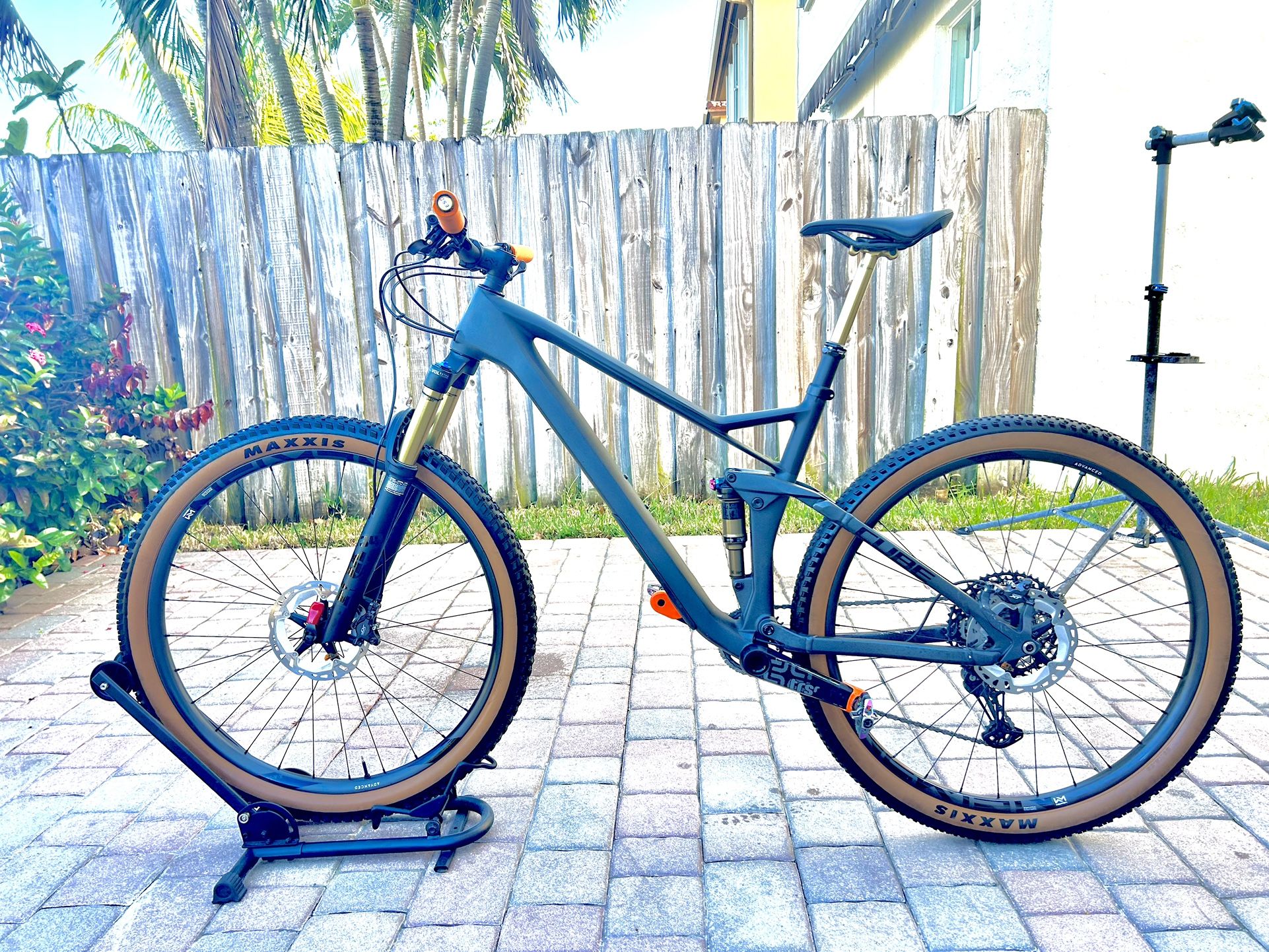 Cube Stereo 120 SLT HP Carbon 29” Size L