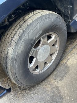 Set Of 4 Open Country TOYO H/T 265/70R17 Tires Like New On 17” Cadillac Escalade Wheels