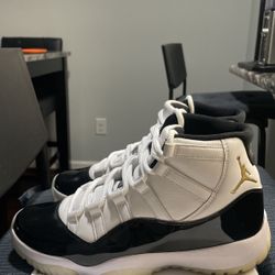 Jordan Retro 11 DMP SIZE 10