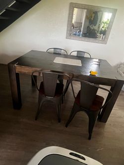 Dinning Table  w/4 chairs