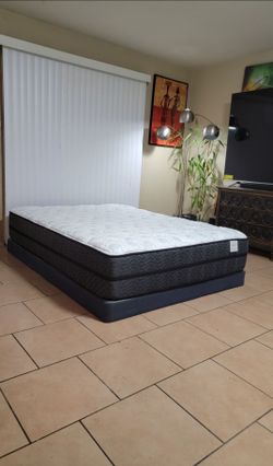 VERY NICE LIKE NEW QUEEN SIZE MATTRESS AND BOXSPRING FOR SALE! IN EXCELLENT CONDITION, FREE DELIVERY
