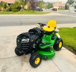 John Deere s120 NEW riding mower
