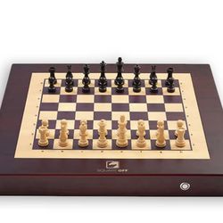 Square Off Grand Kingdom Smart Chessboard