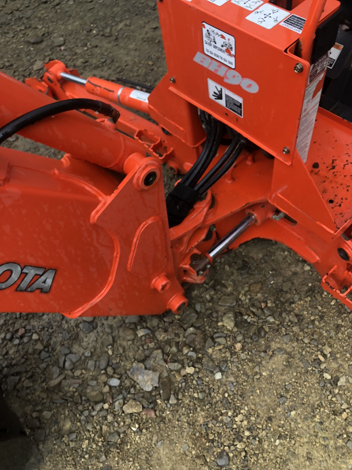 GENUINE KUBOTA BH90 BACKHOE ATTACHMENT ONLY 3500 READ WHOLE AD for