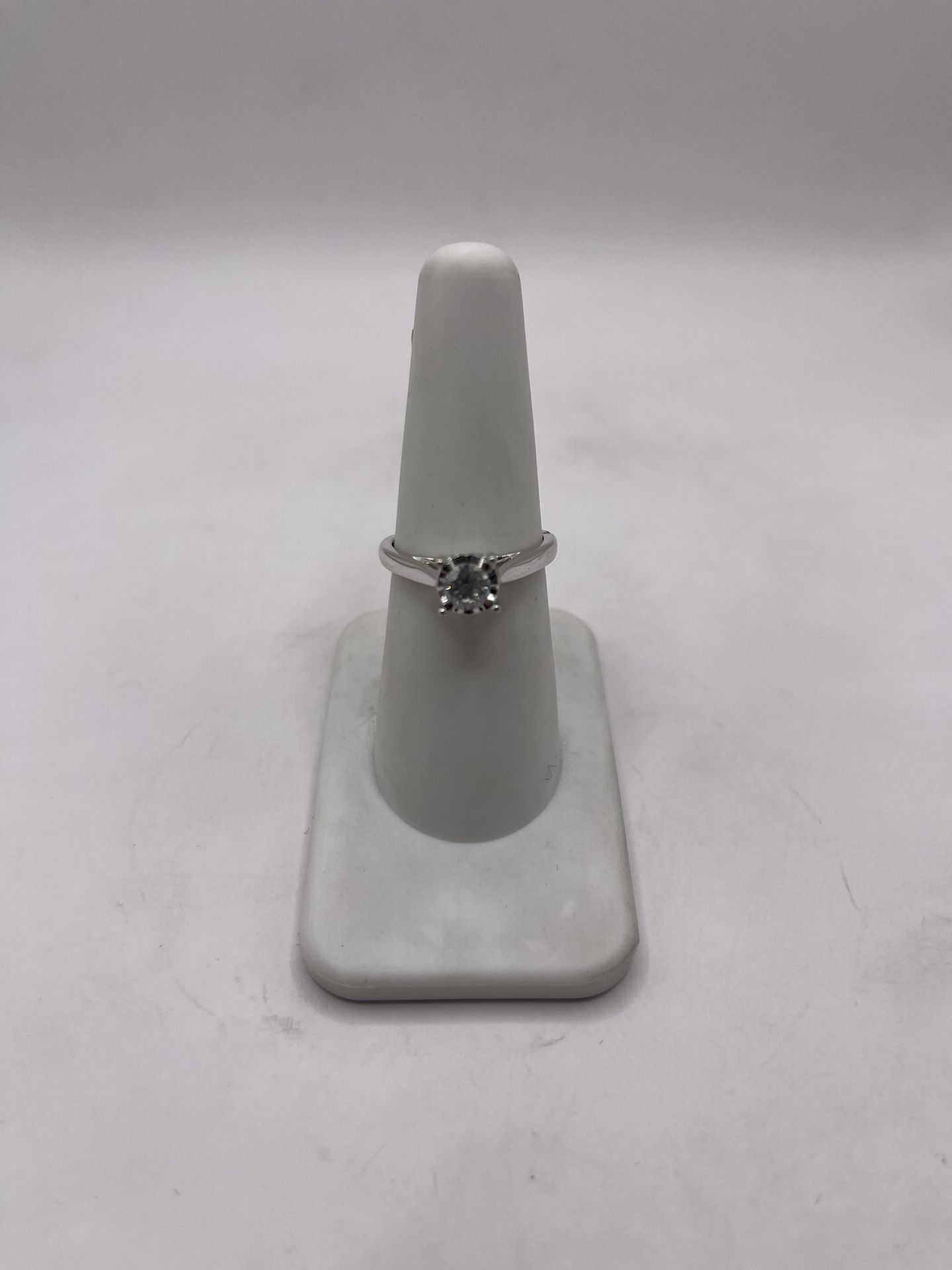 10kt Gold Diamond Engagement Style Ring