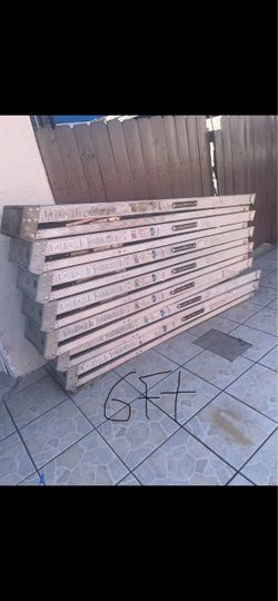 Excellent Condition heavy duty 6ft and more sizes available Aluminum ladders 🪜