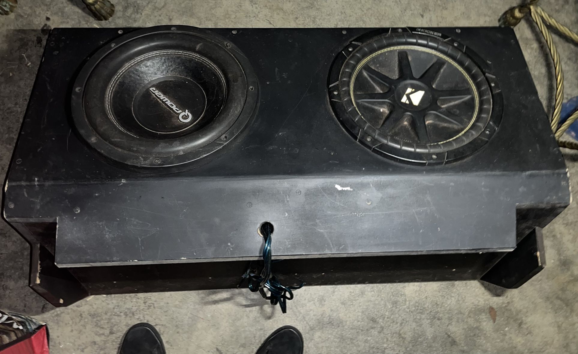 12”QPOWER subwoofer & 12”KICKER subwoofer